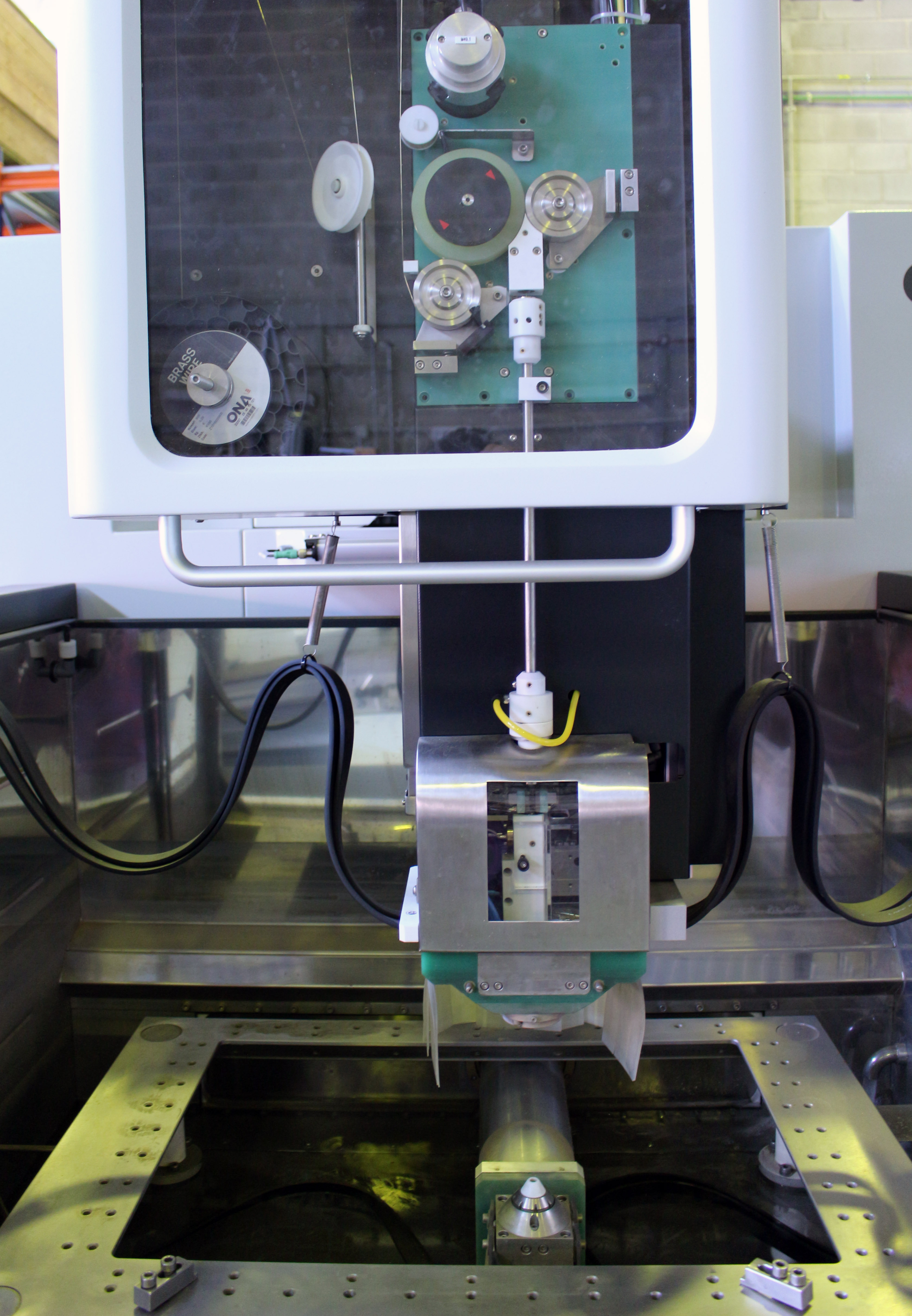 máquina CNC de electroerosión por corte de hilo, IFIC, mecanizado,